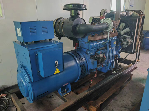 鄞州100kW柴油发电机组使用多级机油有哪些优缺点？